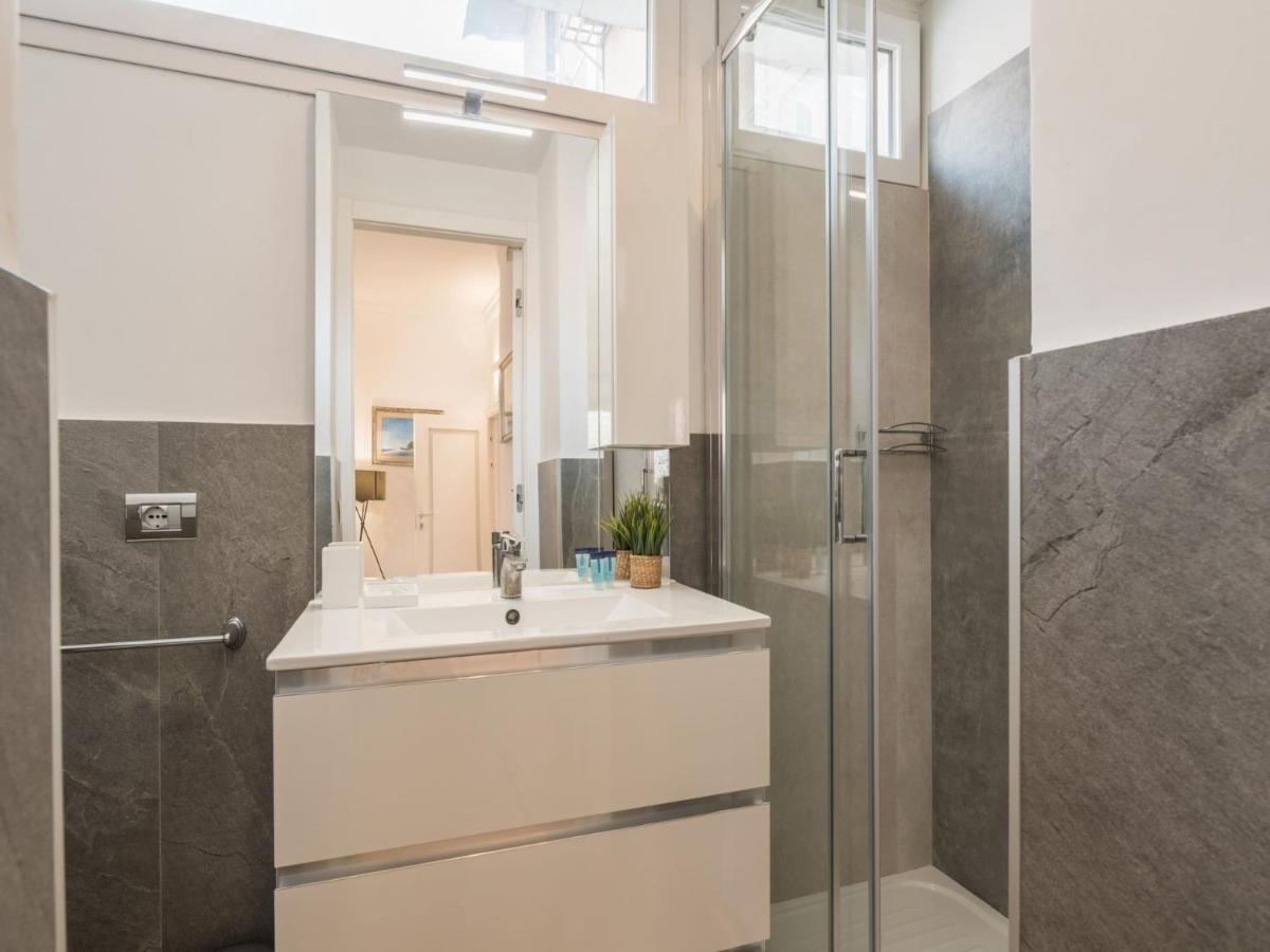 The Best Rent - Elegant Three-bedroom A Few Steps From Fontana Di Trevi Apartment